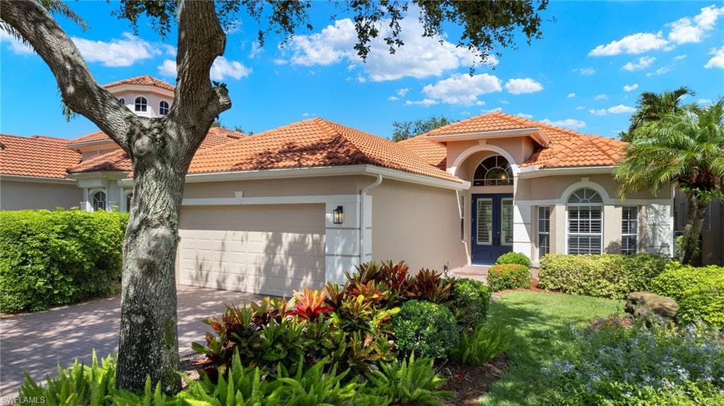 1026 Fountain RUN NAPLES, FL 34119