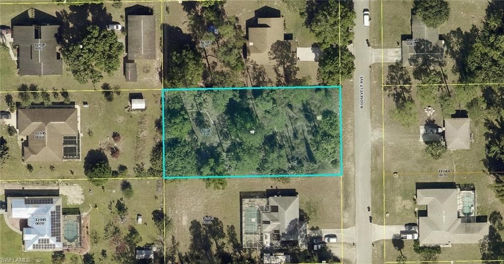 313 Roosevelt AVE LEHIGH ACRES, FL 33936