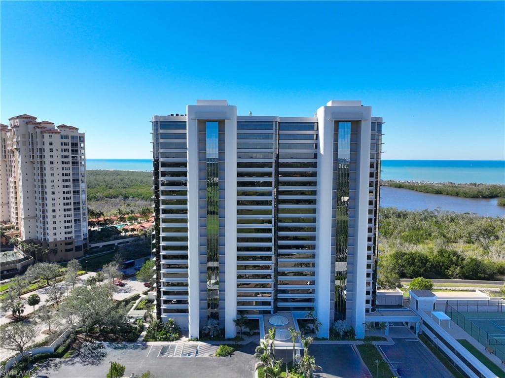 6825 Grenadier BLVD PH 4 NAPLES, FL 34108