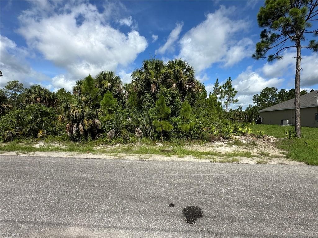 713 Desoto AVE LEHIGH ACRES, FL 33972