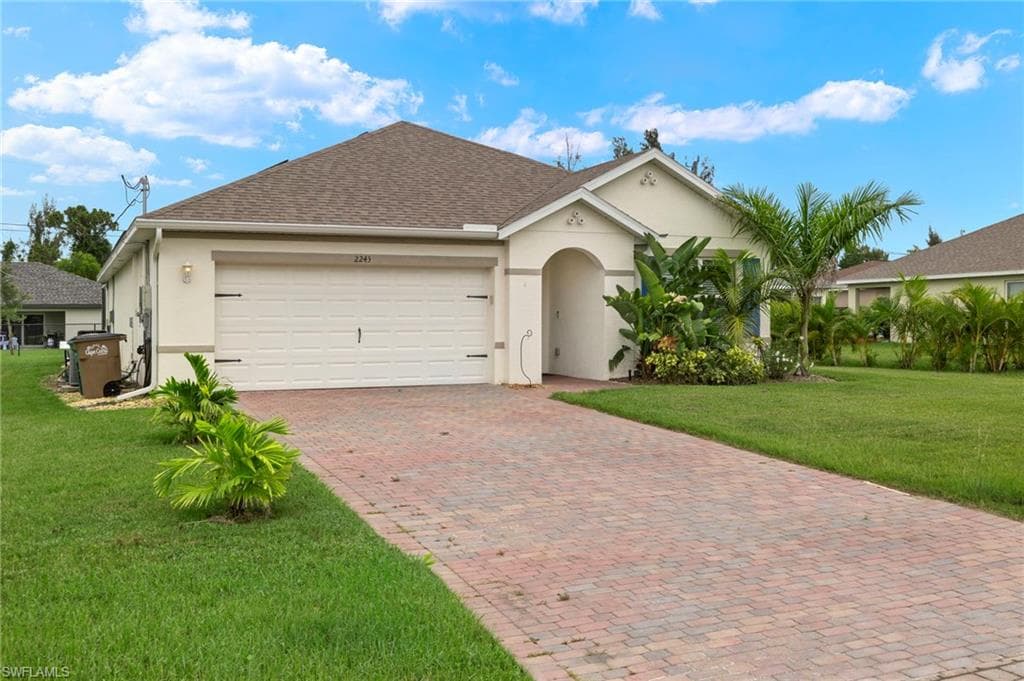2243 SW 4th ST CAPE CORAL, FL 33991