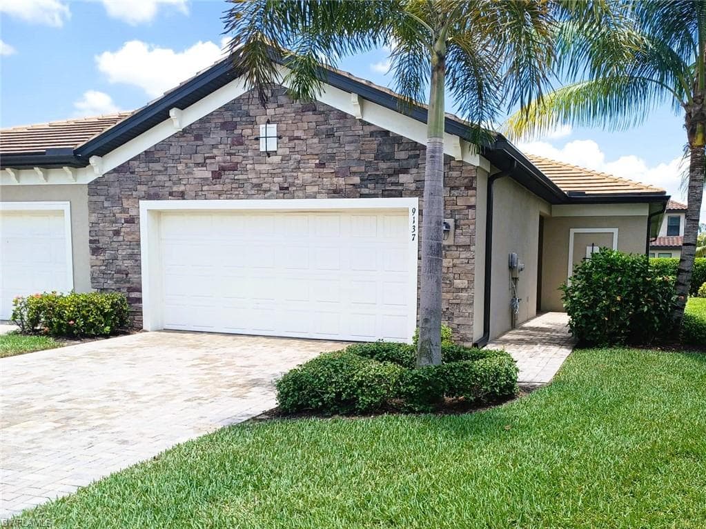 9137 Glenforest DR NAPLES, FL 34120