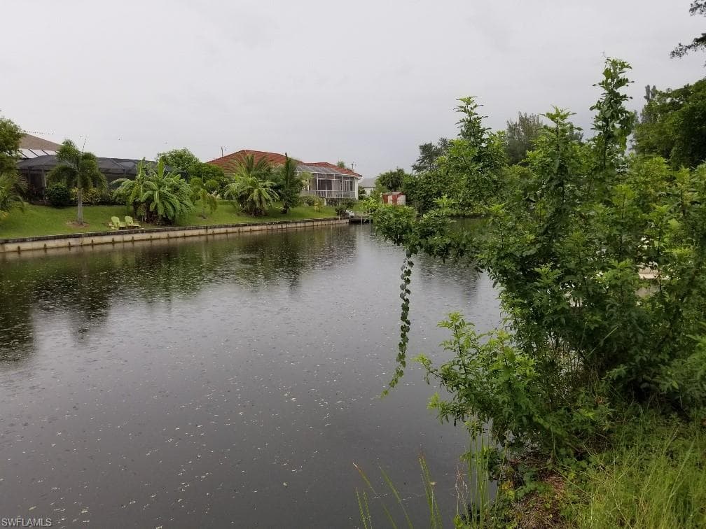 1927 SW 2nd TER CAPE CORAL, FL 33991
