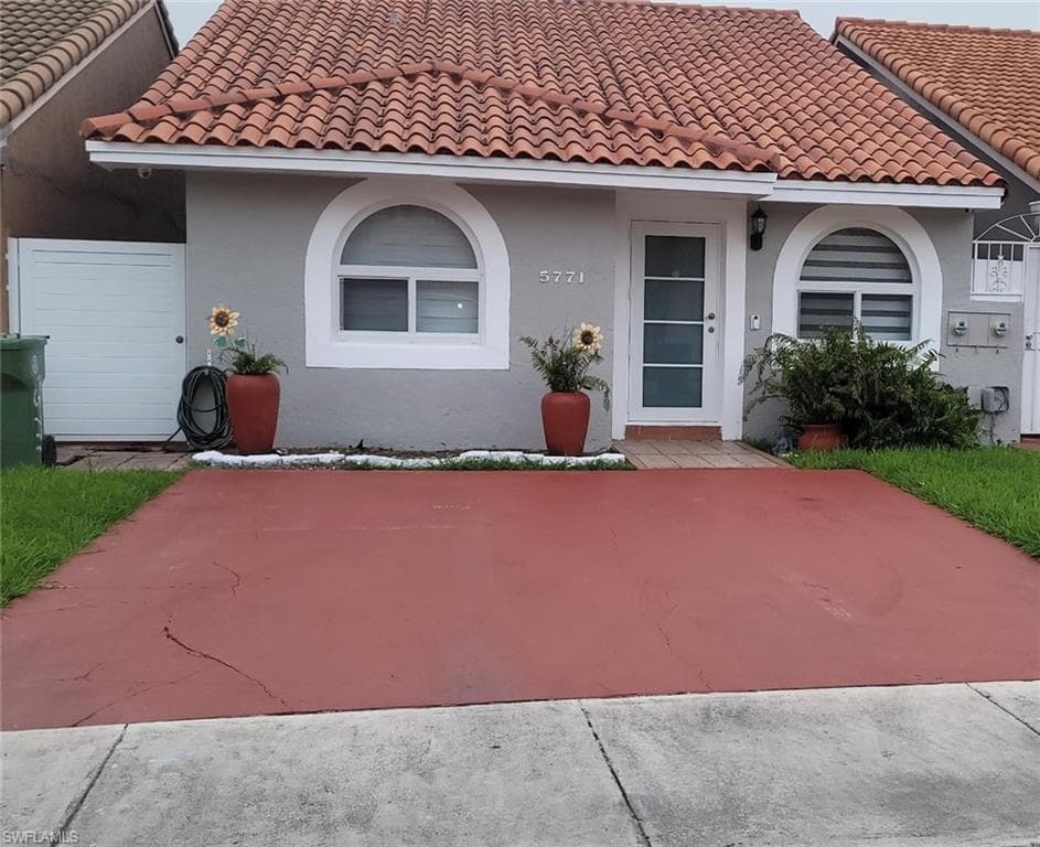 5771 W 21st AVE HIALEAH, FL 33016