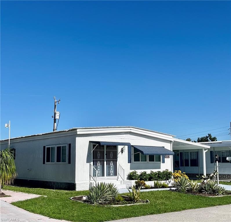 407 Timber LN N NORTH FORT MYERS, FL 33917
