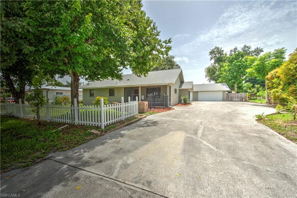 154 Alameda AVE FORT MYERS, FL 33905