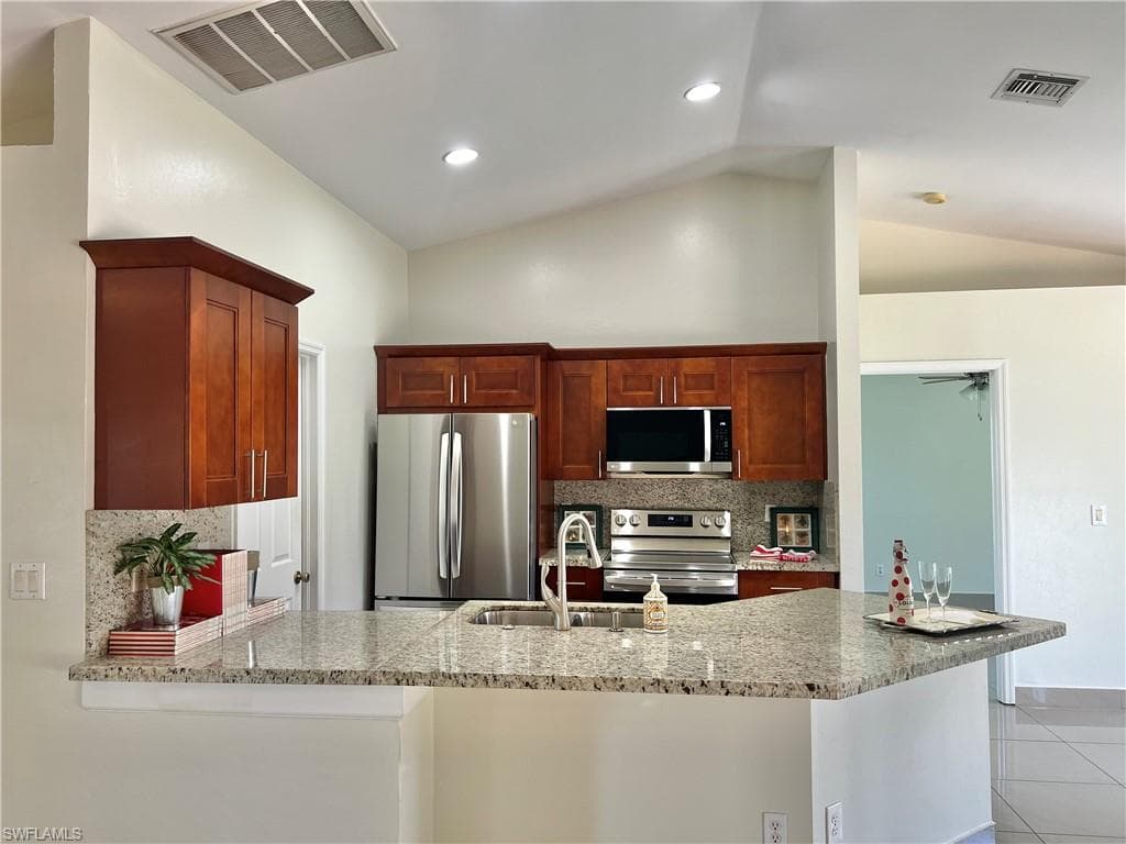 4024 16th PL CAPE CORAL, FL 33914