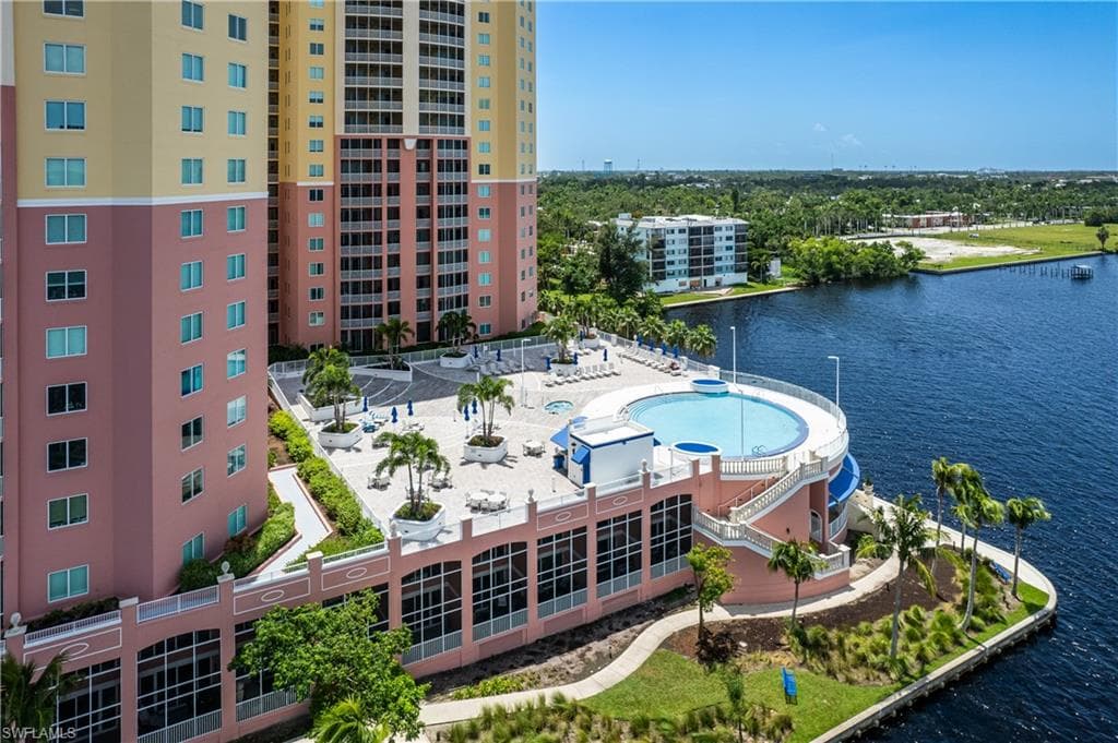 2745 1st ST 403 FORT MYERS, FL 33916