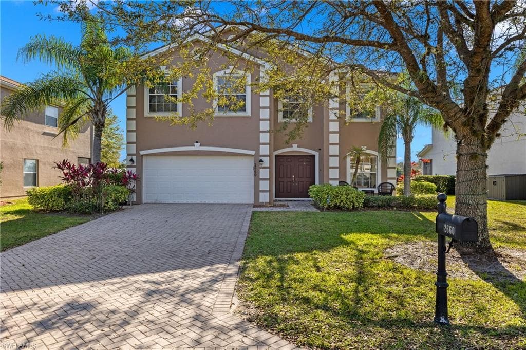 2660 Fishtail Palm CT NAPLES, FL 34120