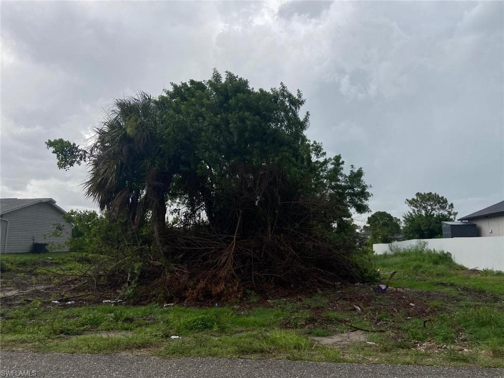 2814 12th ST SW LEHIGH ACRES, FL 33976
