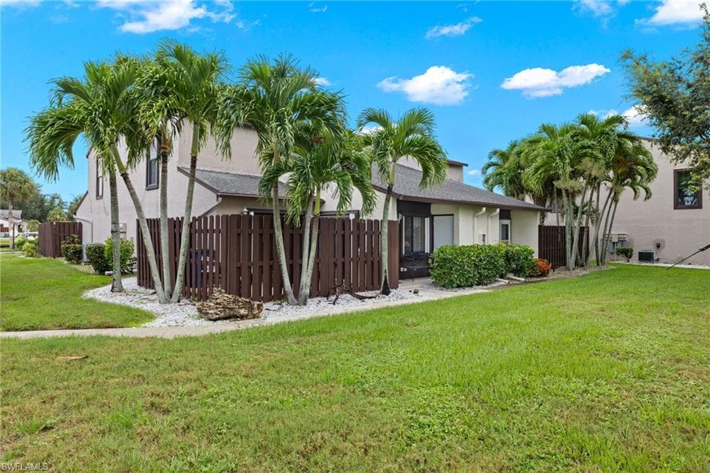 8977 Somerset BLVD FORT MYERS, FL 33919