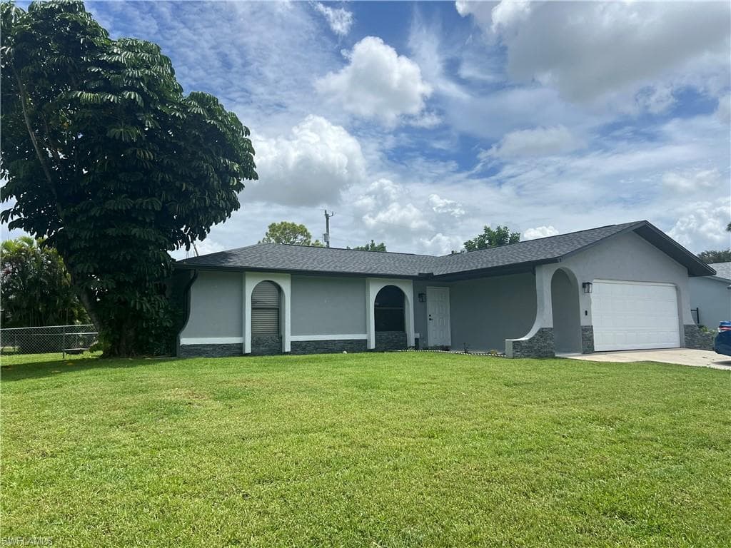 1221 SW 29th TER CAPE CORAL, FL 33914