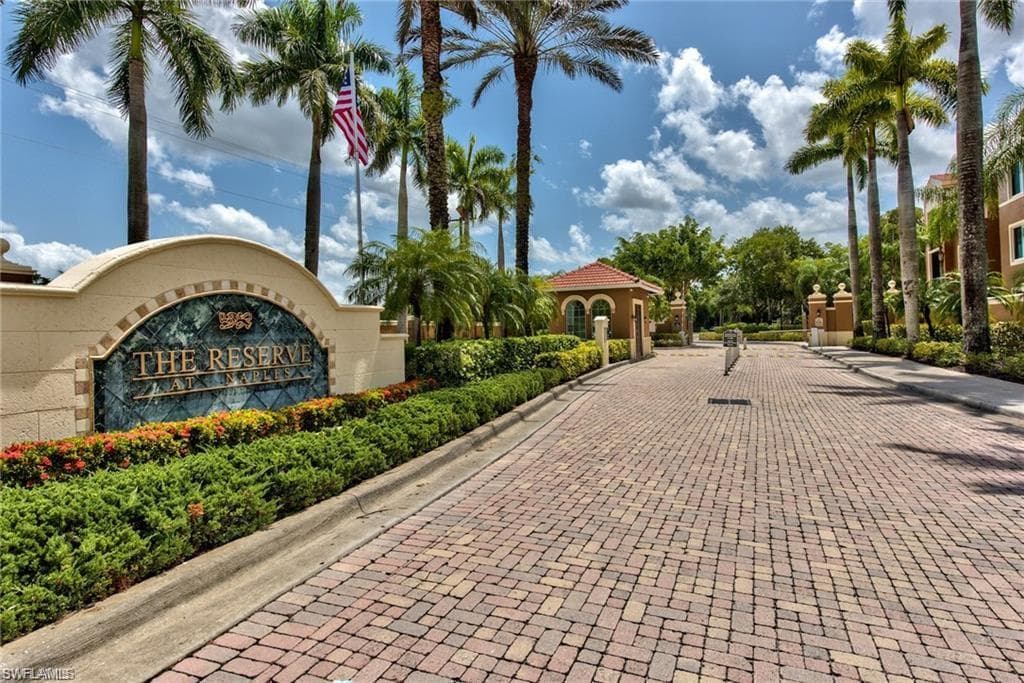 1105 Reserve CT 1-304 NAPLES, FL 34105