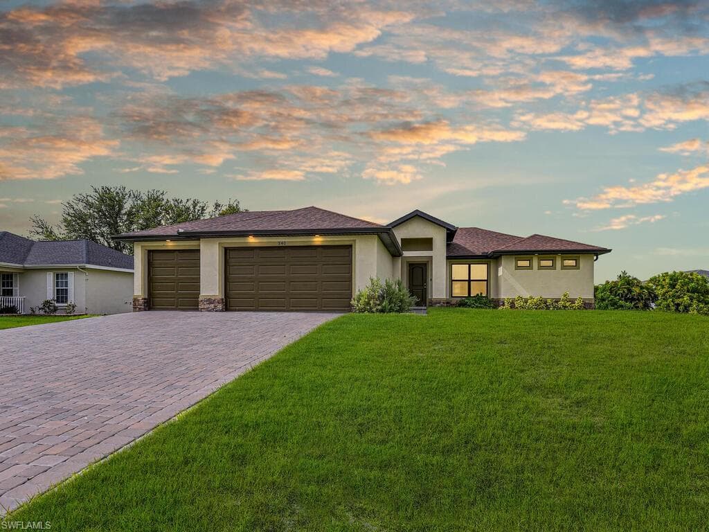 340 NE 27th TER CAPE CORAL, FL 33909