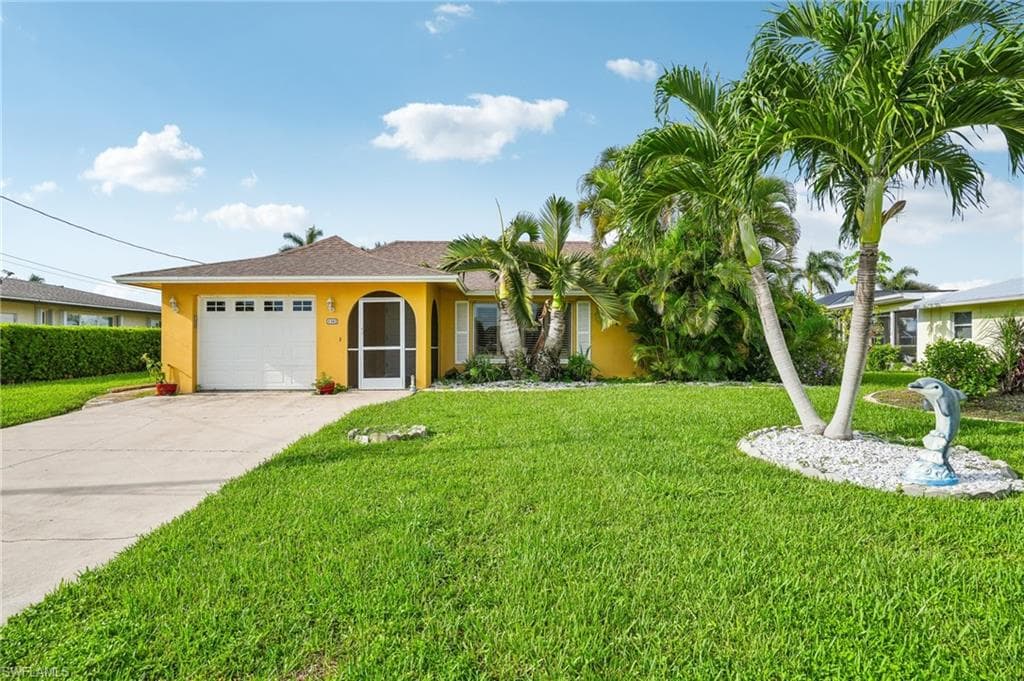 1302 Shelby PKWY CAPE CORAL, FL 33904