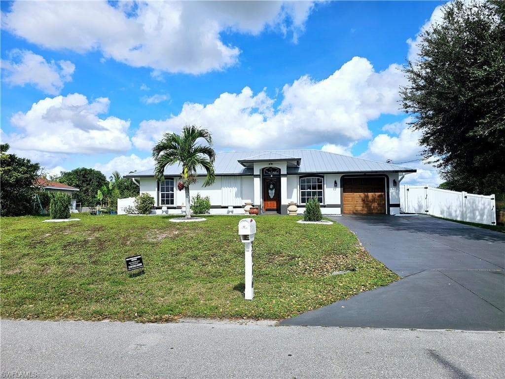3716 7th ST W LEHIGH ACRES, FL 33971