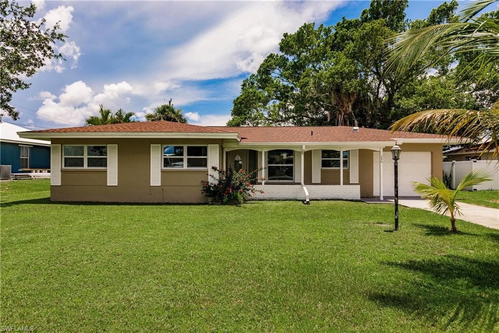 246 SE 44th ST CAPE CORAL, FL 33904