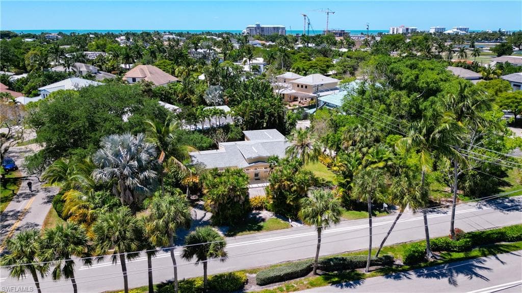 671 7th ST N NAPLES, FL 34102