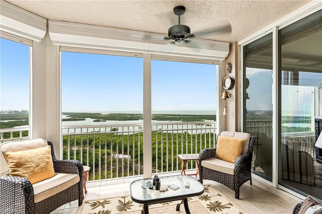 1001 Arbor Lake DR 1401 NAPLES, FL 34110