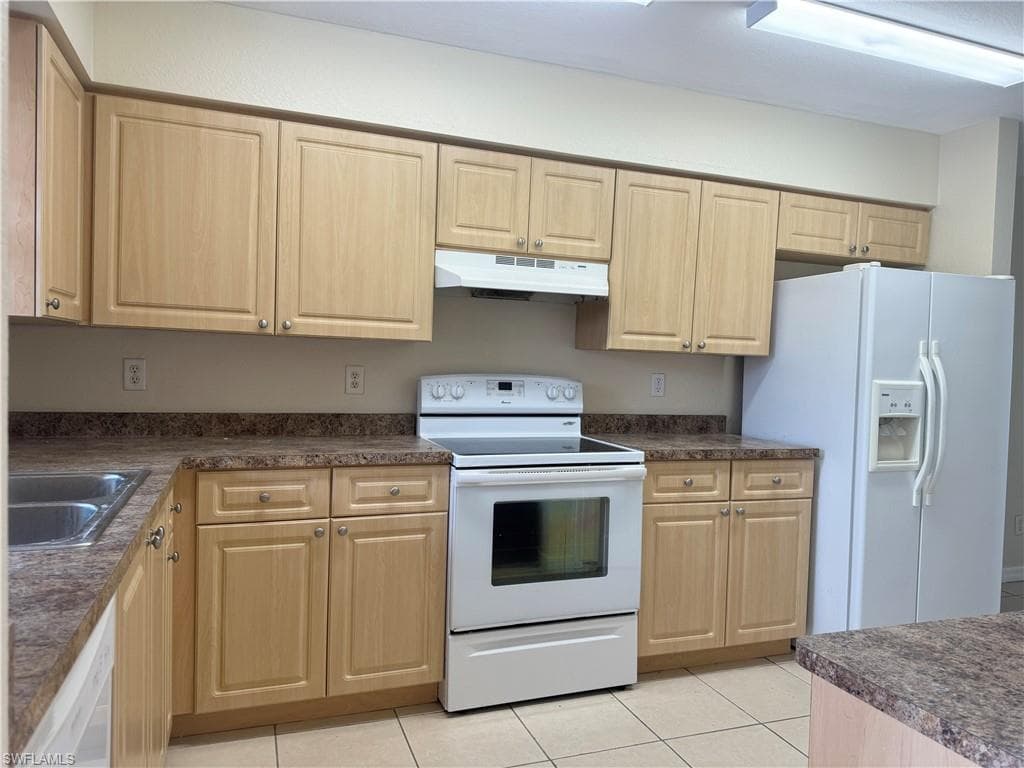 3306 Skyline BLVD B206 CAPE CORAL, FL 33914