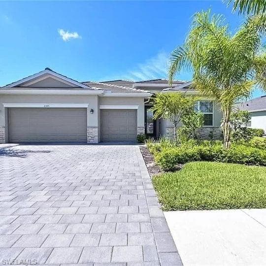 2385 Orchard ST NAPLES, FL 34120