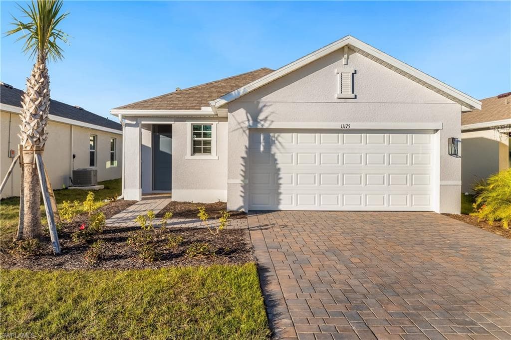 11175 SUNSET PRESERVE DR LEHIGH ACRES, FL 33971