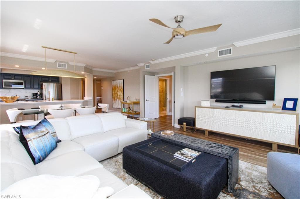 35 Bluebill AVE B-702 NAPLES, FL 34108