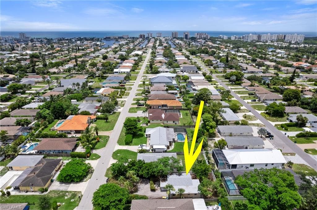653 107th AVE N NAPLES, FL 34108