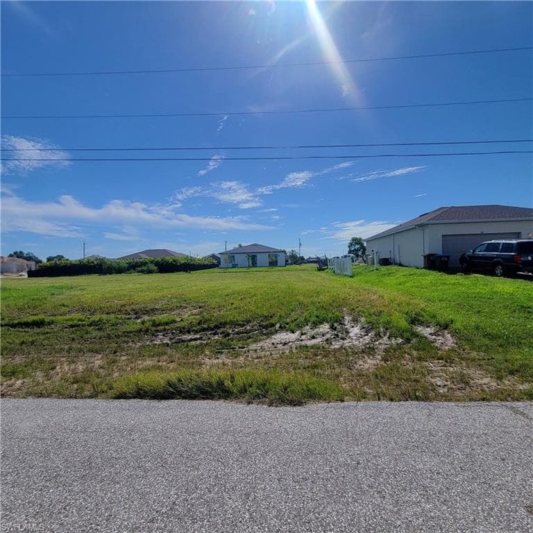 307 NW 27th PL CAPE CORAL, FL 33993