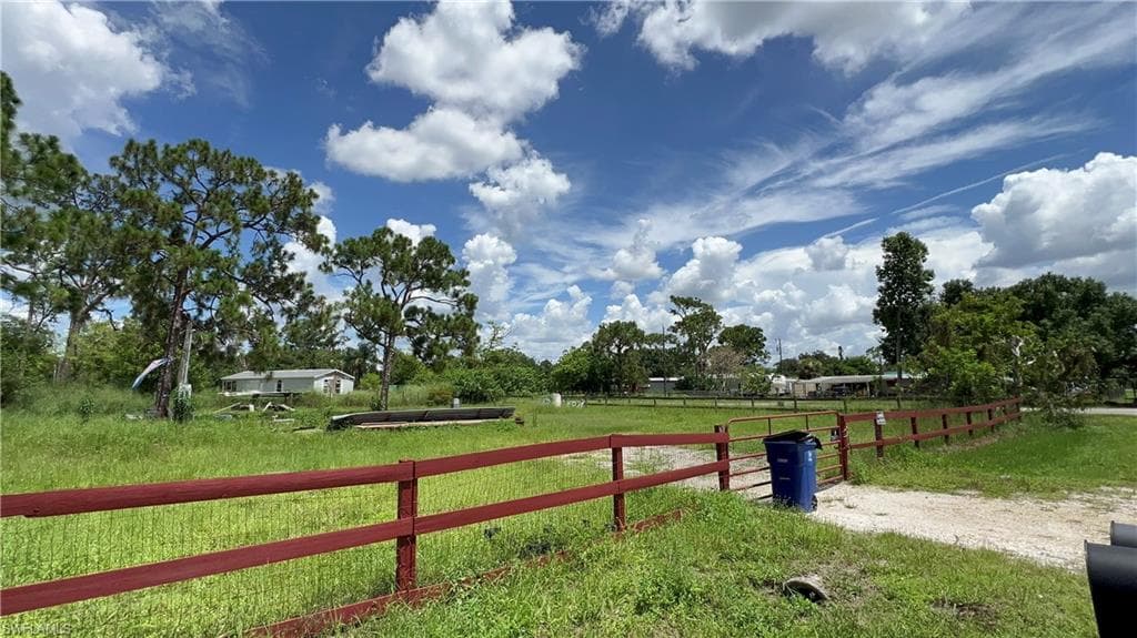 8305 Hart DR NORTH FORT MYERS, FL 33917