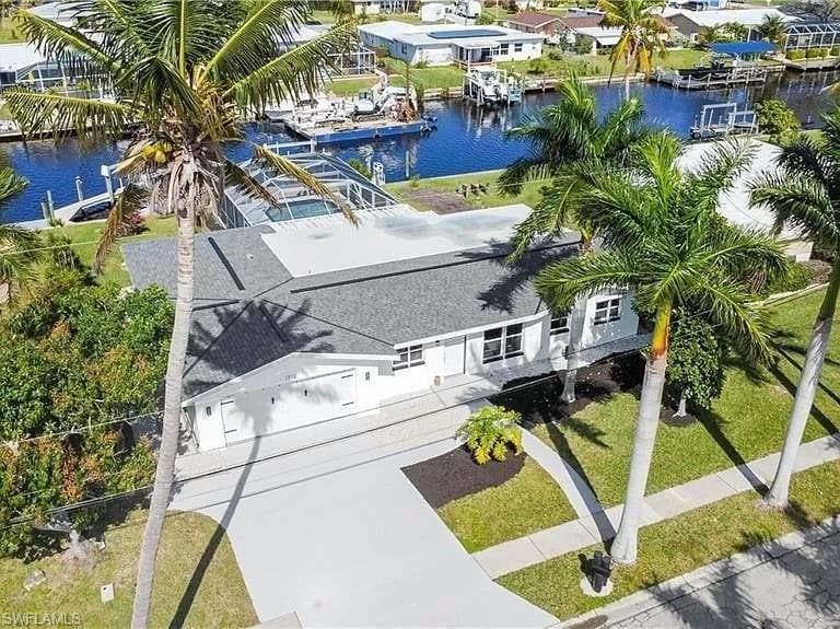 1712 Lakeview BLVD NORTH FORT MYERS, FL 33903
