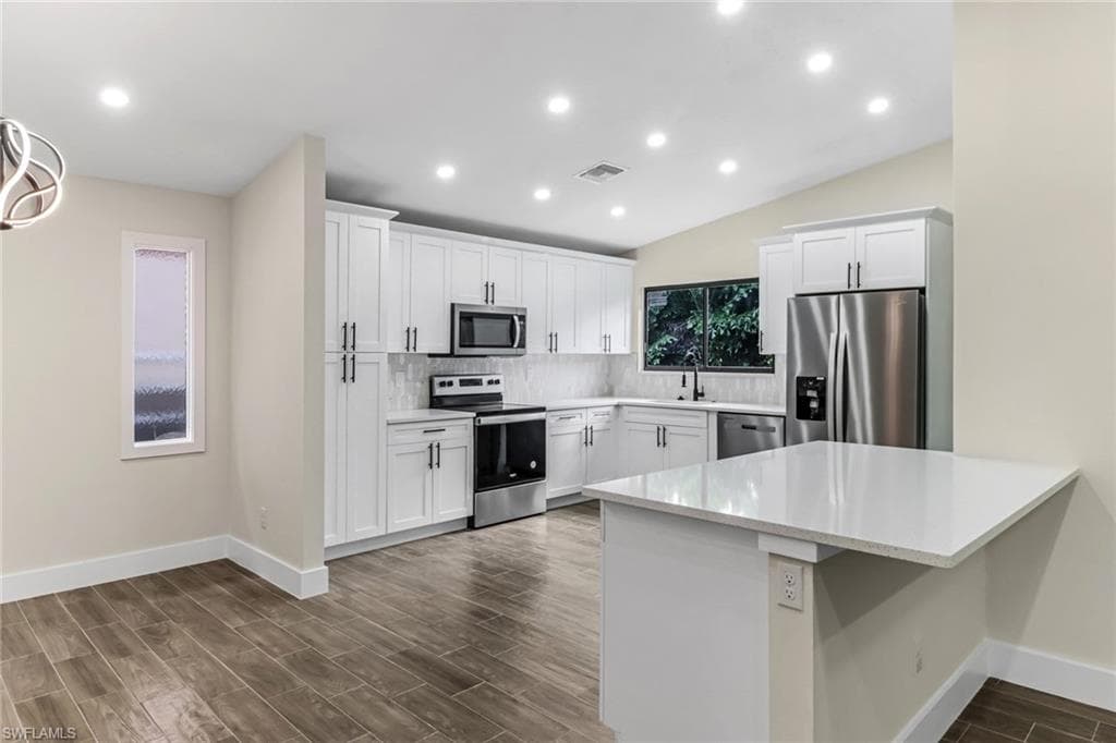 6466 Royal Woods DR FORT MYERS, FL 33908