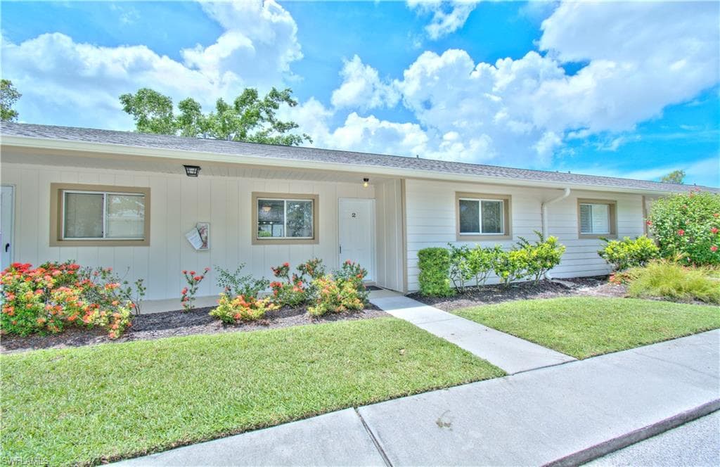 2340 Naples Trace CIR 8-802 NAPLES, FL 34109