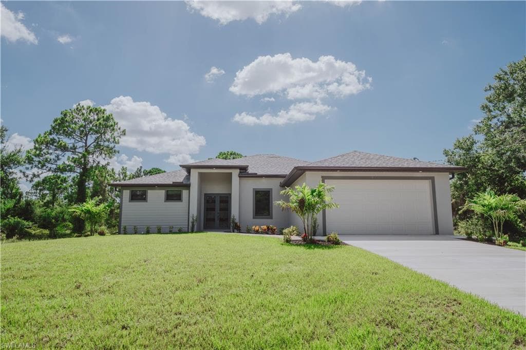 1405 Henry AVE LEHIGH ACRES, FL 33972
