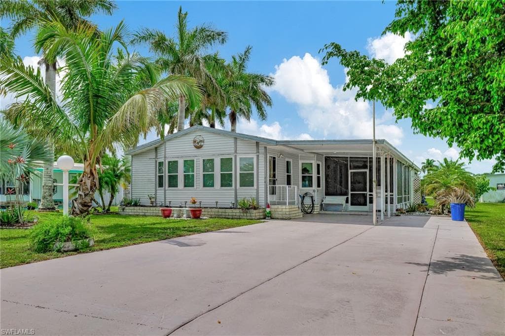 210 Grassy Key LN 190 NAPLES, FL 34114