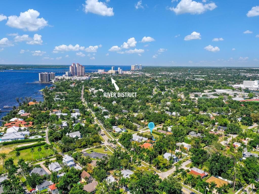 1428 Poinciana AVE FORT MYERS, FL 33901