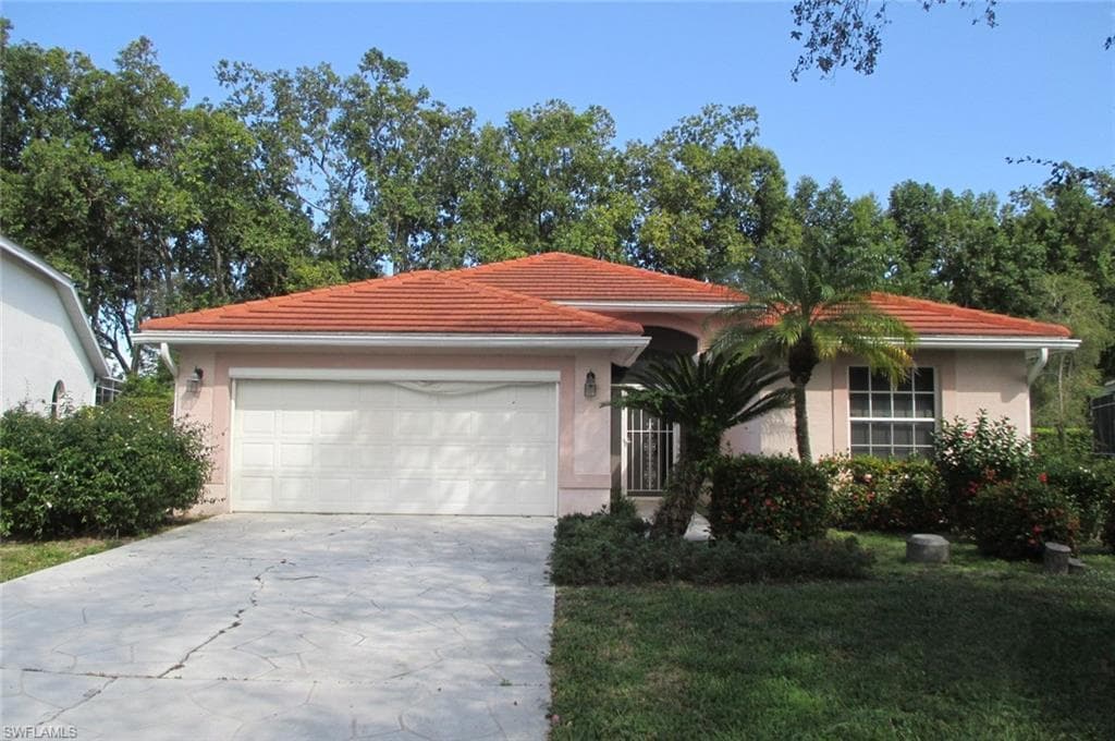 8921 Springwood CT BONITA SPRINGS, FL 34135