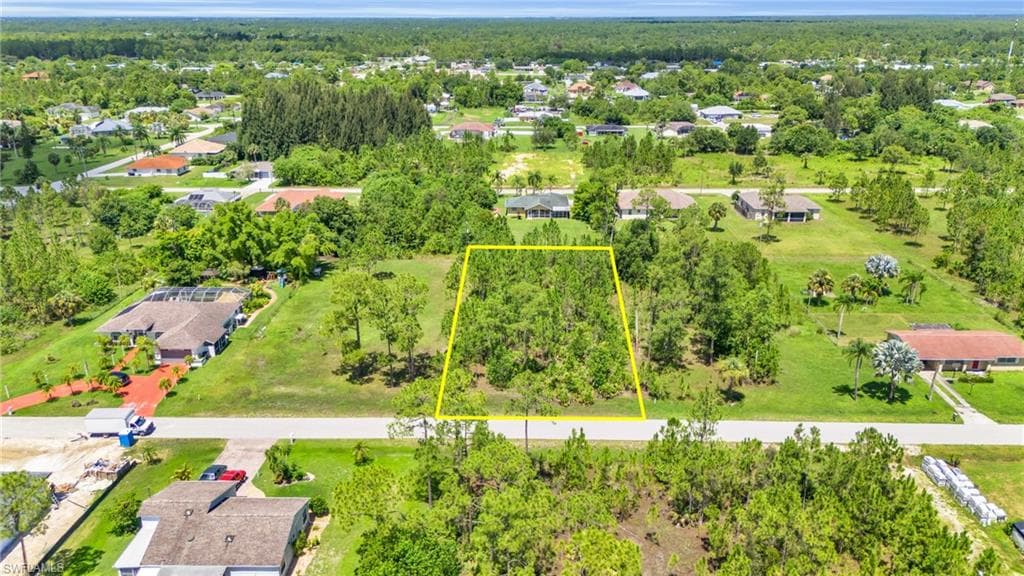 1009 McArthur AVE LEHIGH ACRES, FL 33936