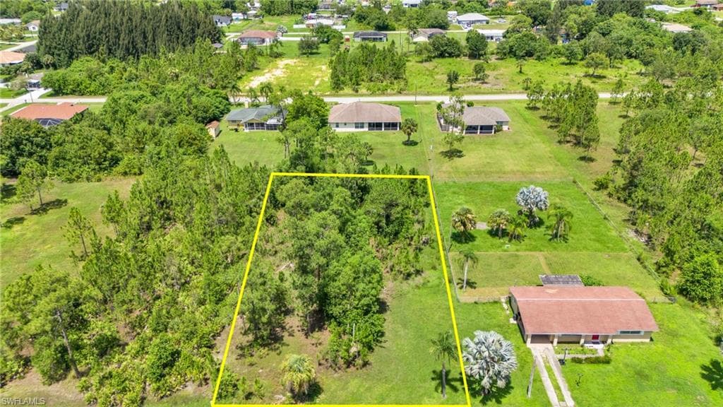1011 McArthur AVE LEHIGH ACRES, FL 33936