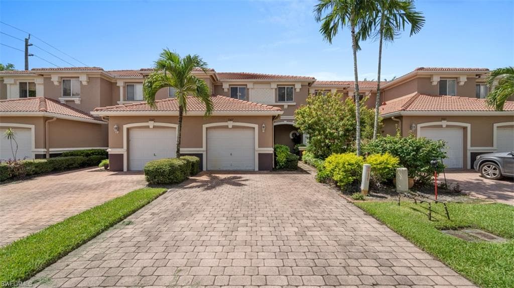 9587 Roundstone CIR FORT MYERS, FL 33967