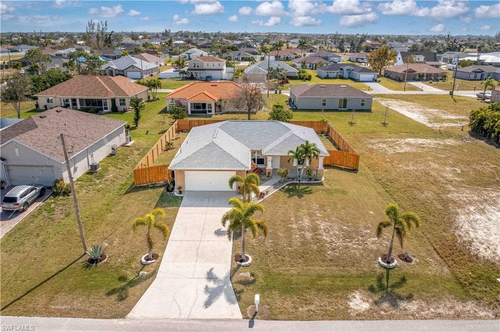 1916 15th TER CAPE CORAL, FL 33993