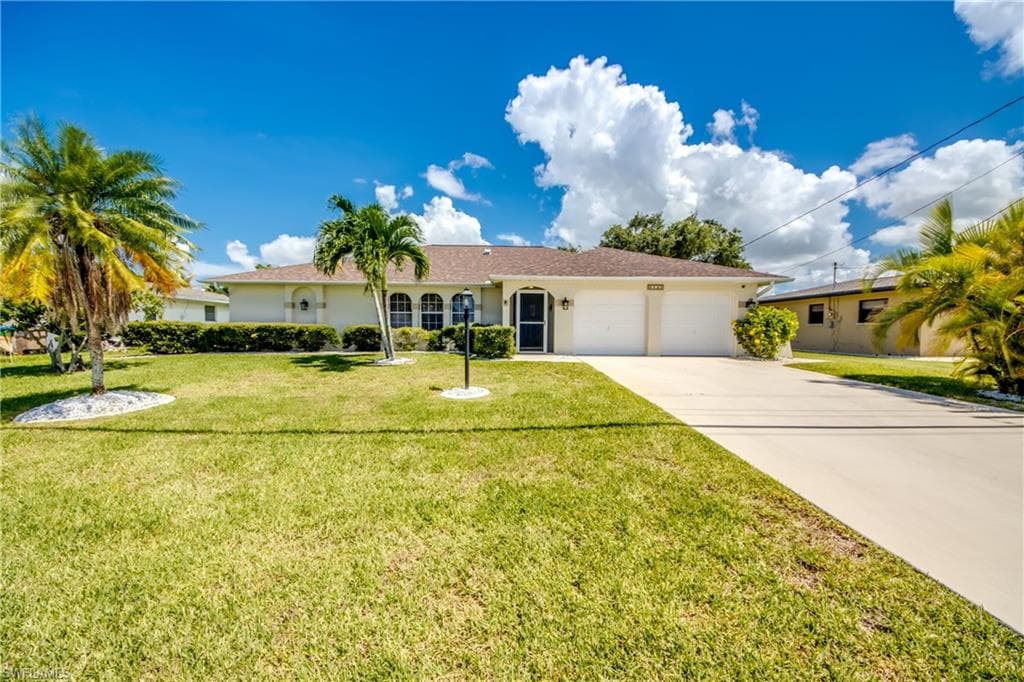 4132 Country Club BLVD CAPE CORAL, FL 33904