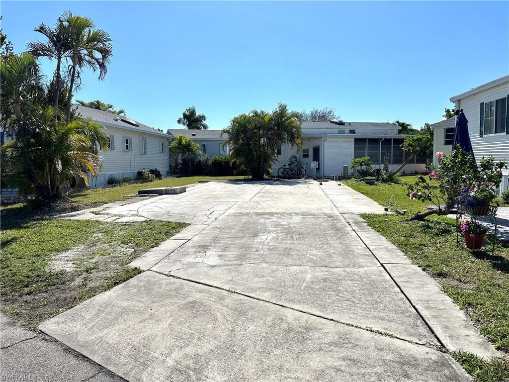4701 Lafayette LN W ESTERO, FL 33928