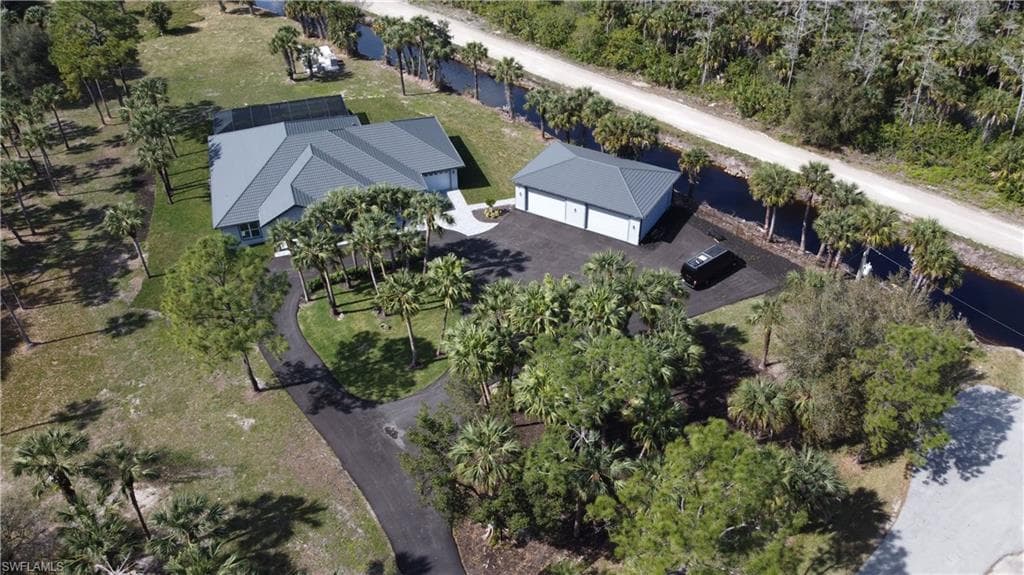 835 11th ST NW NAPLES, FL 34120