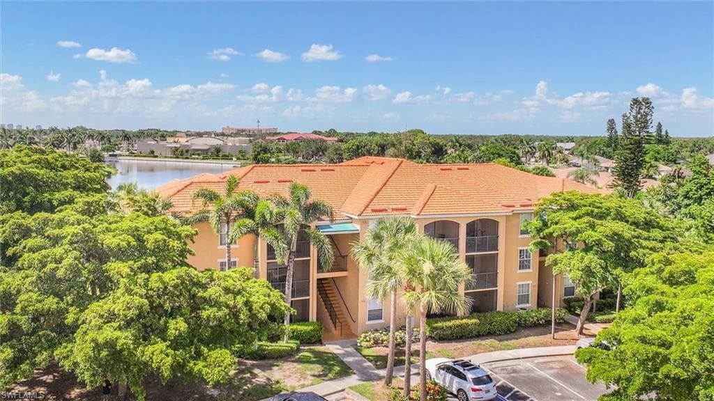8754 River Homes LN 8204 BONITA SPRINGS, FL 34135