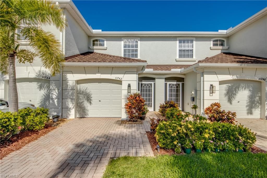 11742 Eros RD LEHIGH ACRES, FL 33971
