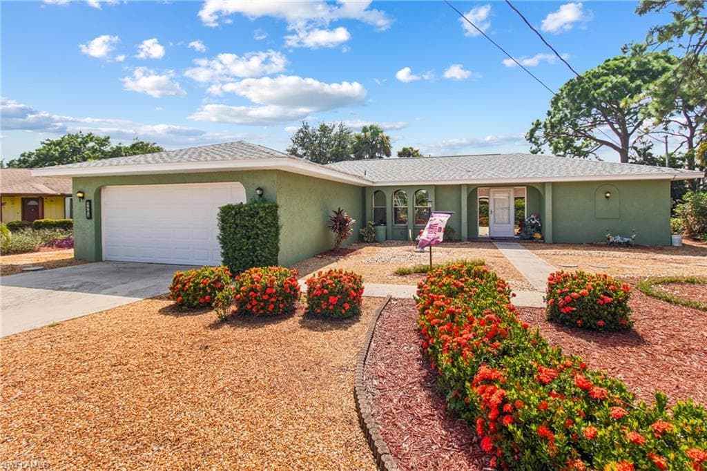5862 Ginsberg CT NORTH FORT MYERS, FL 33903