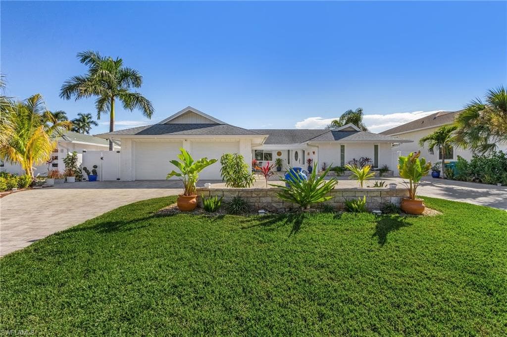 402 Germain AVE NAPLES, FL 34108