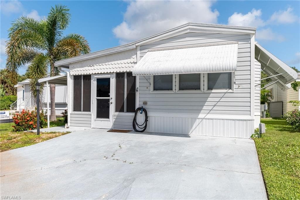 6 Jade DR 6J NAPLES, FL 34114