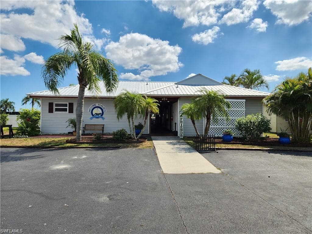 823 Big Branch LN NW MOORE HAVEN, FL 33471